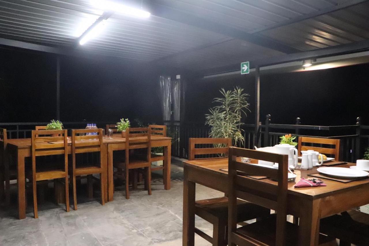 Ryan Residence & Restaurant Негомбо Екстер'єр фото